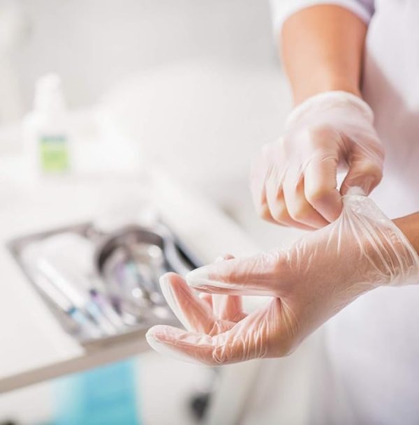Basic Medical Clear Vinyl Exam Gloves - Latex-Free & Powder-Free - VGPF-3004 (Case of 1,000), Xtra Large - Image 3